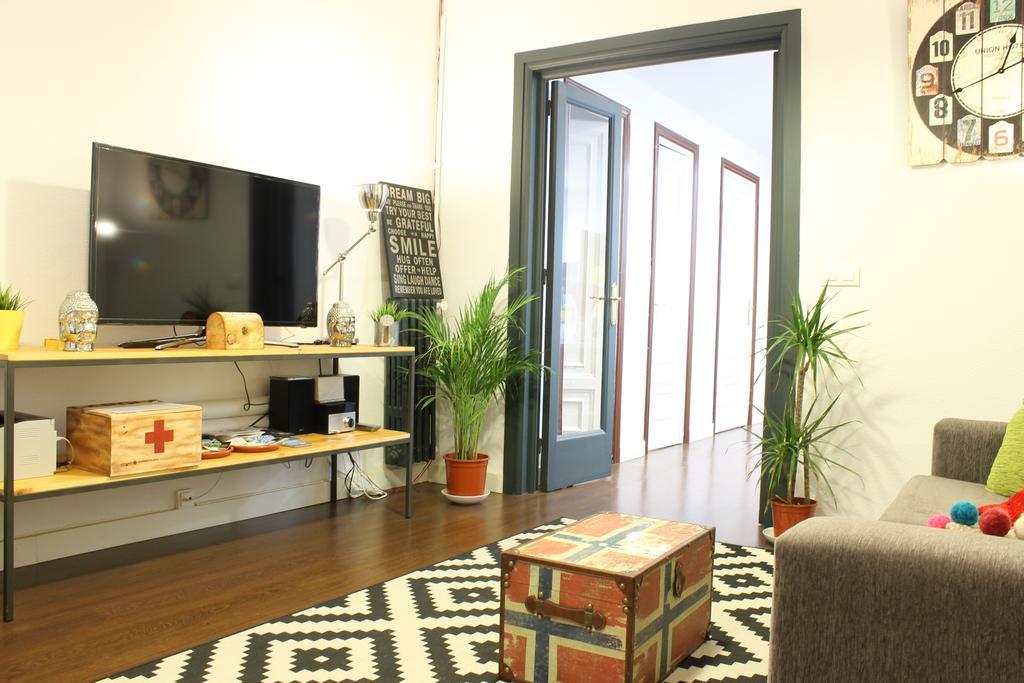 De 185 M² En Ensanche, Con 8 Habitación Apartamento